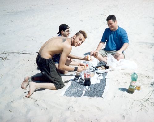 Ser tosco �... comer frango com farofa na praia e achar legal (1997)